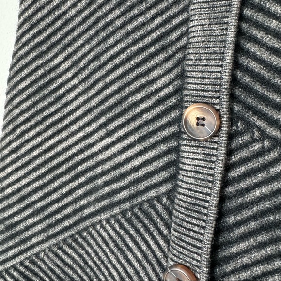 Emory Park Grey Chunky Knit Asymmetrical Ribbed Skirt Size Medium Fall Winter - Picture 5 of 12